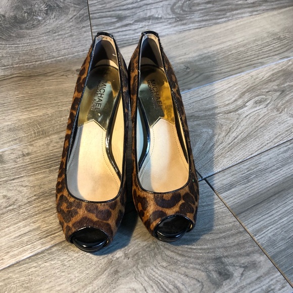 Michael Kors Shoes - MICHAEL KORS OPEN TOE HILLS